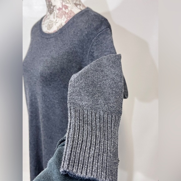 H by HALSTON Charcoal gray crew neck sweater size S. - Picture 4 of 13
